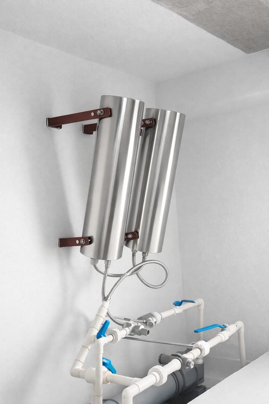 Uniwater system in a wall recess